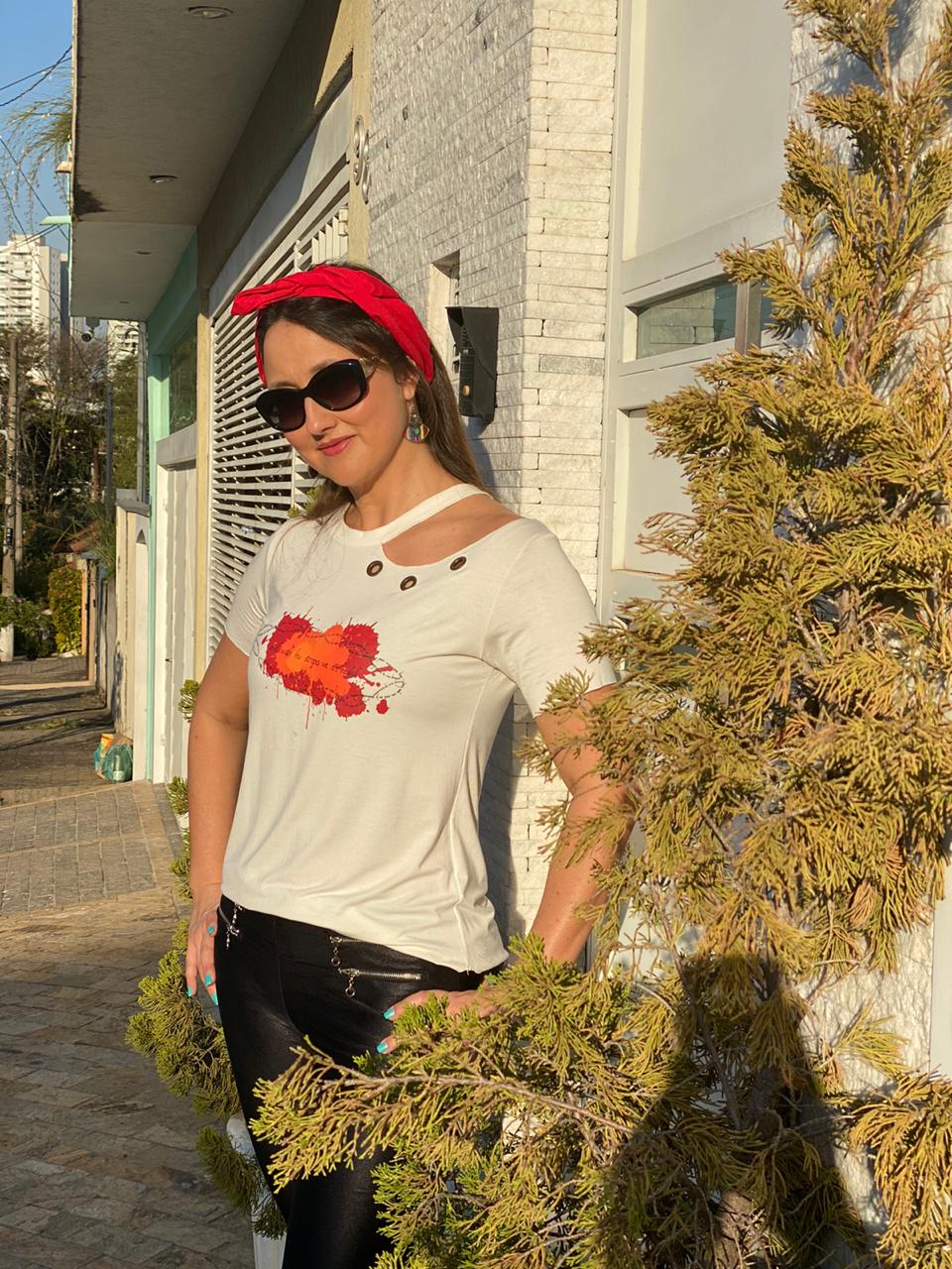 Blusa com ilhós off white – Isaias 53:5 - Imagem 4