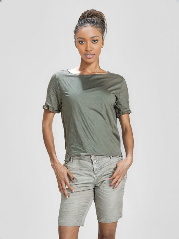 🌿 Blusinha Verde Militar com Babados – Tamanho P 🌿 - Imagem 2